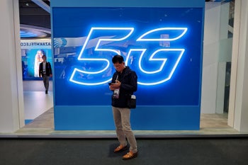 Apple decision forces Intel to auction its smartphone modem patents