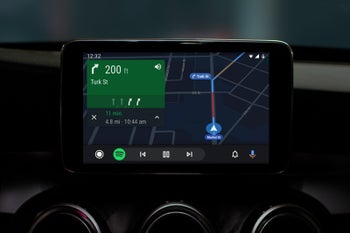 Android Auto is getting a redesigned interface and Dark Mode