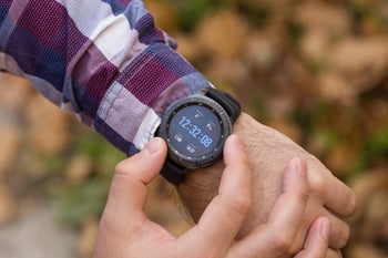 Deal: Samsung Gear S3 is nearly 40% off on Amazon, comes with 1-year extended warranty