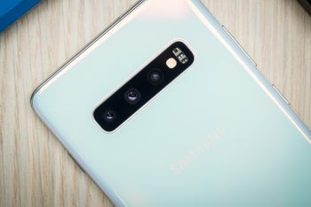 AT&T’s Samsung Galaxy S10+ is getting a new dedicated camera night mode