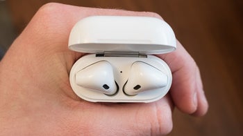 MacGyver-esque plan allows NYC woman to save an AirPod from "inevitable" destruction