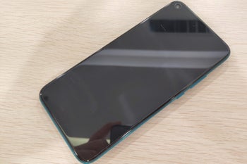 The downgraded Huawei Mate 30 shows up in live images