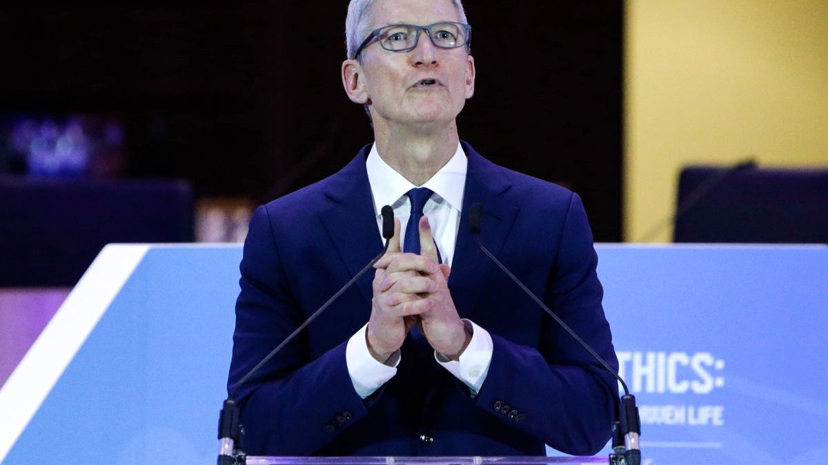 Tim Cook reacts to the Dayton and El Paso shootings, stops short of calling for gun control