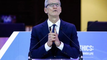 Apple's Tim Cook reacts to the Dayton and El Paso shootings, stops short of calling for gun control