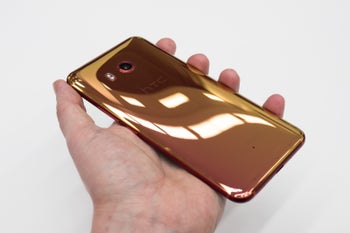 Patent dispute forces HTC to stop selling smartphones in the UK