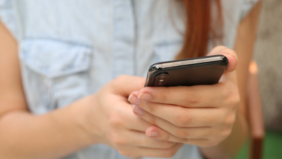 Latest smartphone craze: texting your "number neighbors"