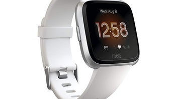 Amazon sweetens Fitbit Versa Lite deal with free $20 gift card