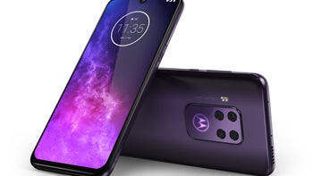 Motorola One Zoom is official: four cameras, 10x hybrid zoom, on sale today