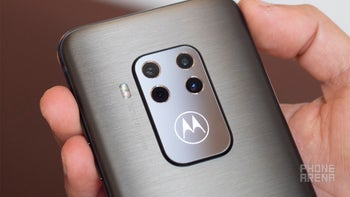 The interesting Motorola One Zoom is already $50 off in the US