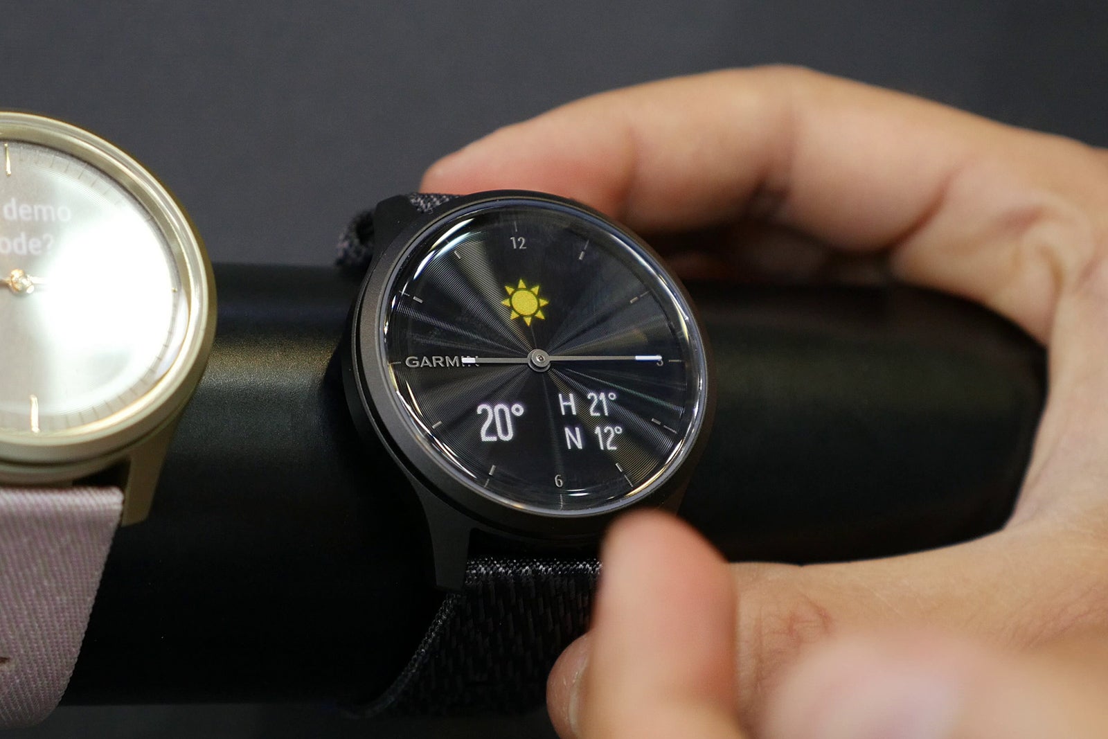 Garmin Vivomove 3 series an incredibly classy watch with a hidden