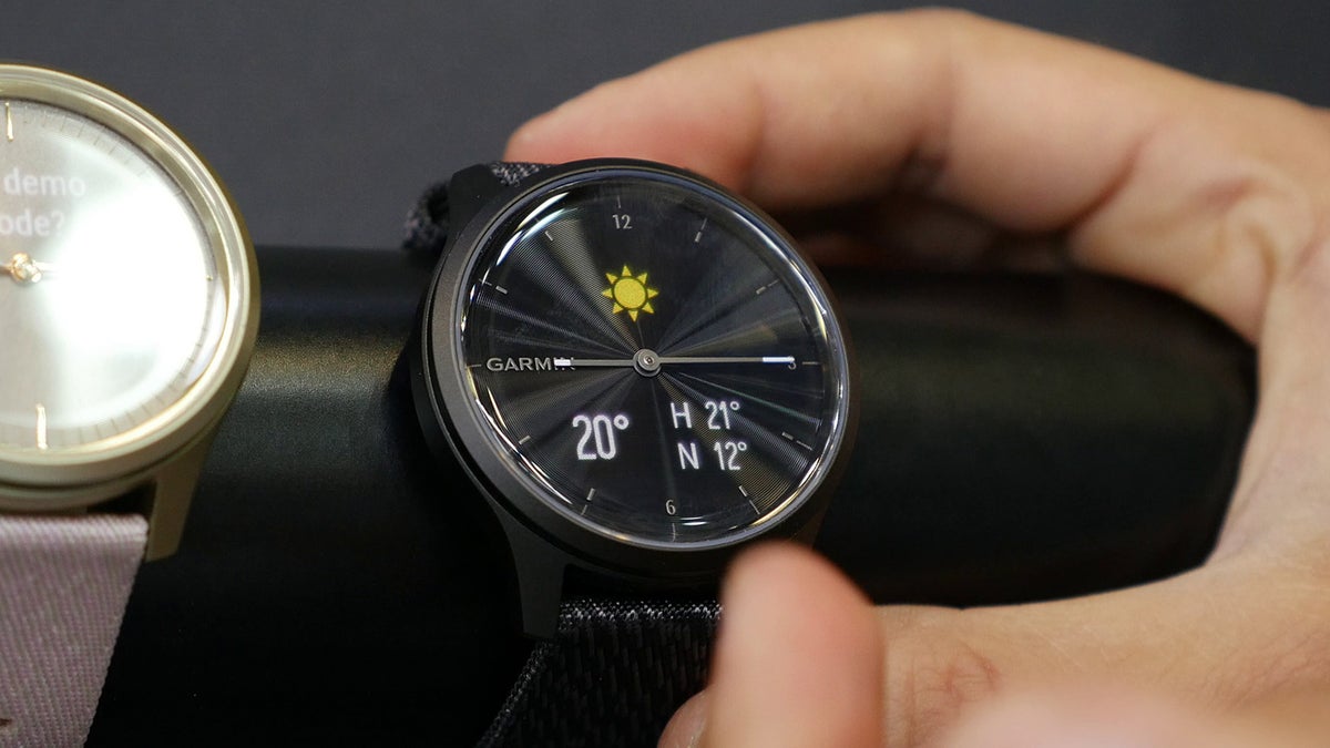 Hands-on with the new Garmin Vivomove watch