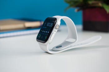 Deal: Apple Watch Series 4 gets a rare $100 discount at Walmart