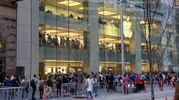 The 2019 Apple iPhones launch creating smaller lines outside Apple Stores worldwide
