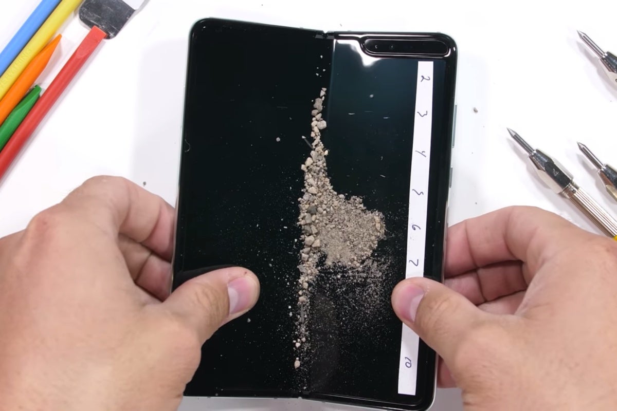 New Galaxy Fold durability test exposes glaring flaws Samsung has yet