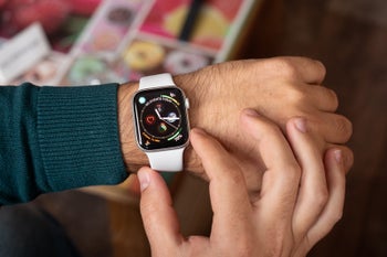Deal: Save up to $130 on the Apple Watch Series 4 on Amazon