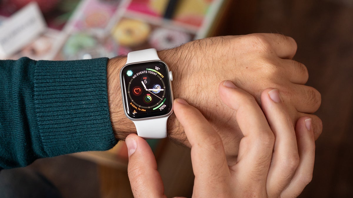Deal: Save up to $130 on the Apple Watch Series 4 on Amazon