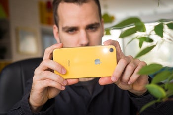 Apple's recently discounted iPhone XR gets an additional $300 price cut at Verizon