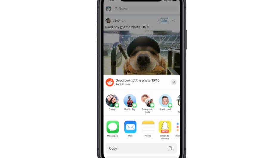 Snapchat users can now share Reddit posts within the iOS app