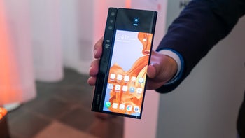 Huawei Mate X unboxing video tells us that the foldable will be released soon