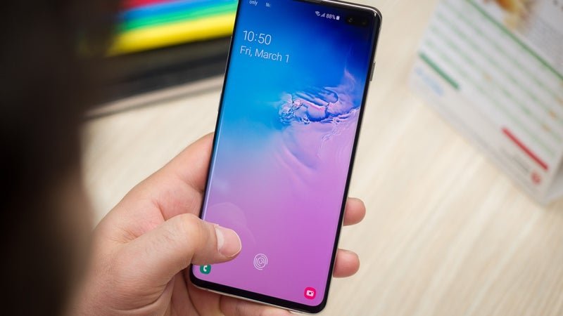 Samsung promises to fix bizarre Galaxy S10 bug breaking in-display fingerprint security