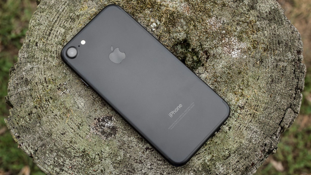 Apple's venerable iPhone 7 drops to $200 with 128GB storage in 'spotlight' eBay deal