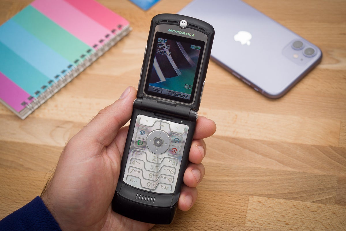 Here's why the Motorola RAZR V3 was once the coolest phone in the world