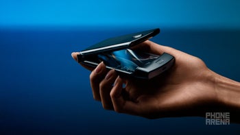 Huawei might be preparing its own Motorola Razr competitor