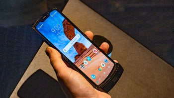 The new Motorola Razr is terrible and I love it!