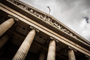 Court tosses $503 million judgment against Apple