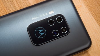 The Quadruple-camera Motorola One Zoom is irresistibly cheap today