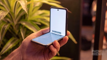 Samsung Galaxy Z Flip vs Motorola Razr: Specs, size, features, and price comparison