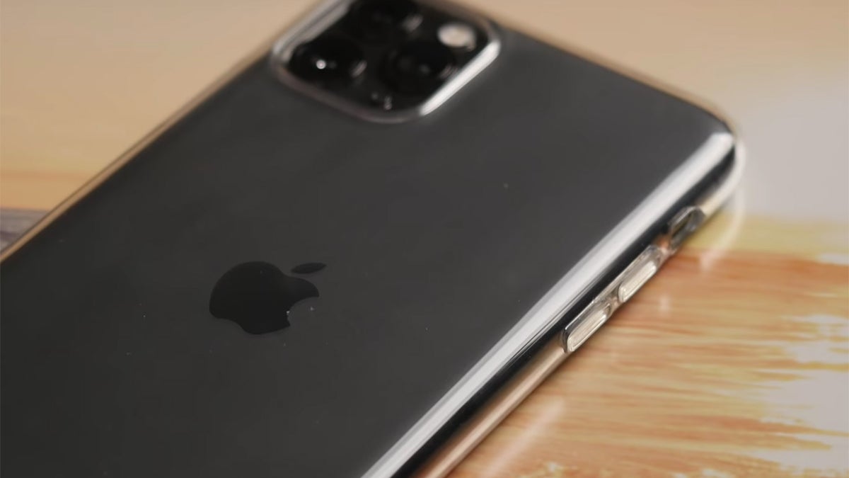 Clear Case For Iphone 11 Pro Max Review The Worst Case Made By Apple Phonearena