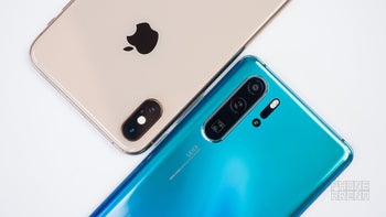 Huawei stays strong in China as Apple tumbles and market shrinks