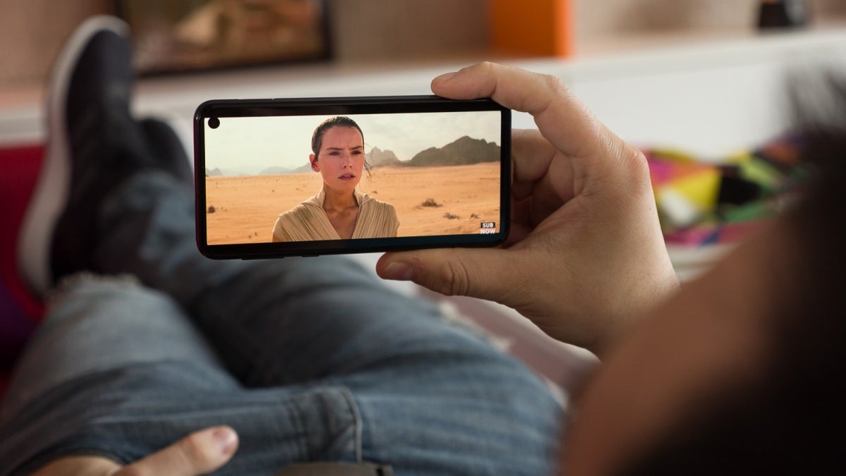 The perfect Valentine's Day gift? How about a free Galaxy S10e from AT&T?