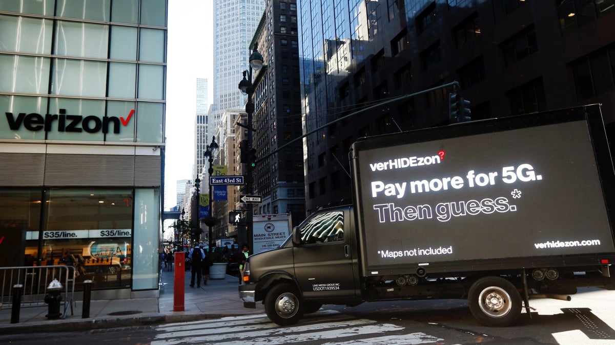 Third-party tests show T-Mobile crushed Verizon at the Super Bowl