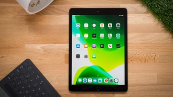 Apple's latest iPad tops Amazon's best seller list while it's on sale