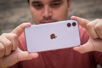 Apple's iPhone dominated India's premium smartphone segment in Q4 2019