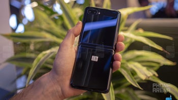 Galaxy Z Flip teardown puts a spotlight on 'glasstic' display, poor repairability, and a major flaw