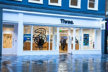 Three UK CEO Dave Dyson steps down after nine years