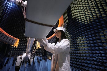 U.S. lawmakers threaten Britain unless it reverses its stance on using Huawei 5G equipment