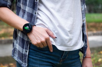 Killer deal brings brand-new Samsung Galaxy Watch Active 2 down to $200 with warranty