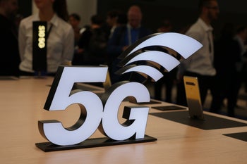 Here's how Verizon, T-Mobile, Sprint, and AT&T's 5G networks compare in five major cities
