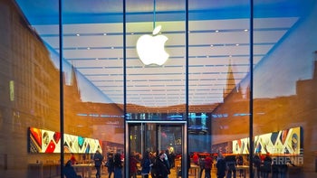 Apple cuts seating for customers in half in US retail stores to battle coronavirus spread