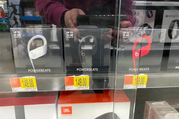 Apple's new Powerbeats 4 already available for purchase at Walmart