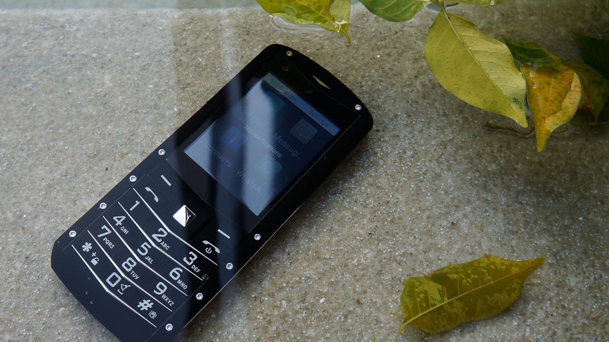 The AGM M5: indestructible feature phone to cover all your basic needs