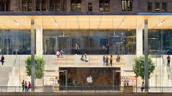 Leaked memo reveals plans to reopen some Apple Stores early next month