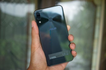 The Asus ZenFone 5Z is a bargain hunter's wet dream at $279 with a Snapdragon 845 SoC