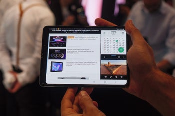 Samsung's groundbreaking Galaxy Fold is now receiving its belated Android 10 update
