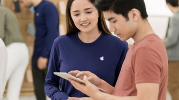Apple Store workers are being asked to work from home