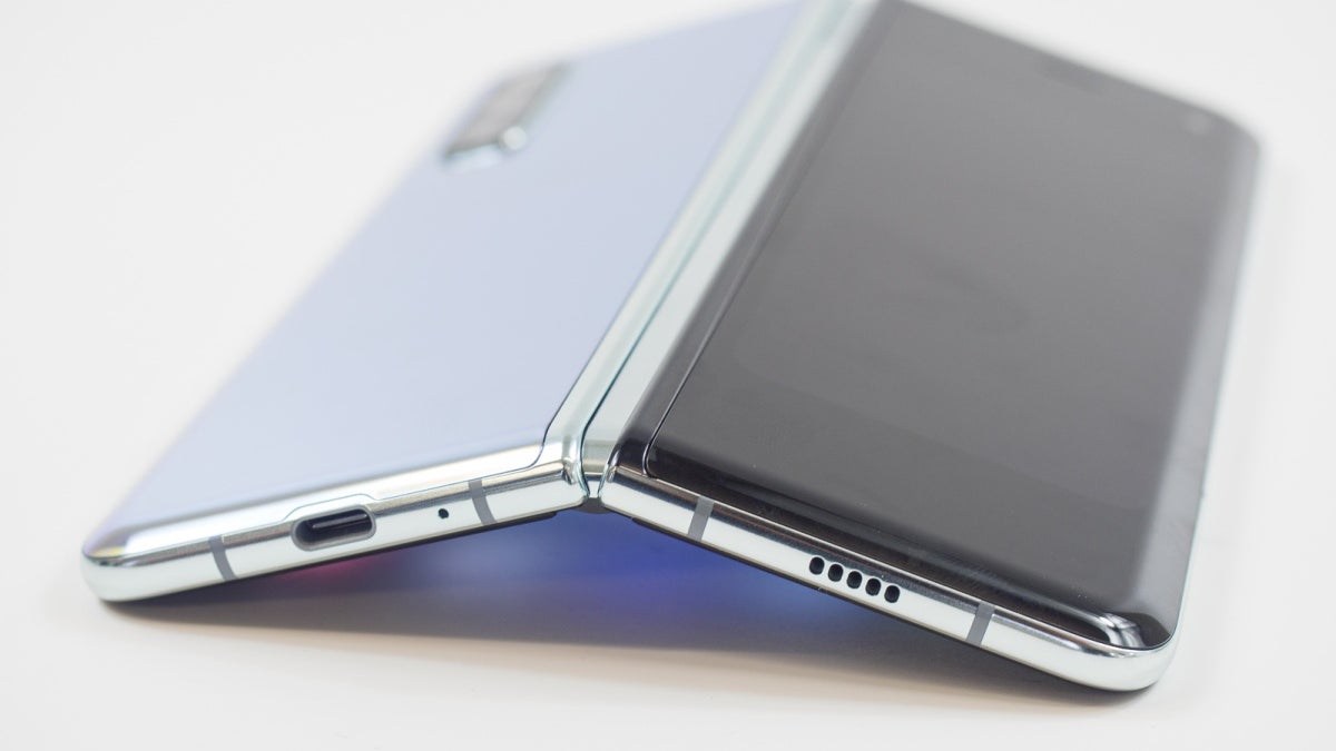 Samsung Galaxy Fold 3 Серебристый